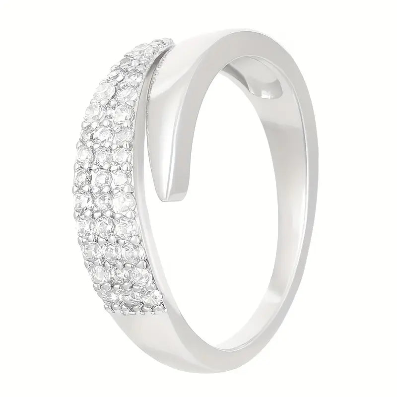 Aura - Elegante anillo de oro con piedras brillantes