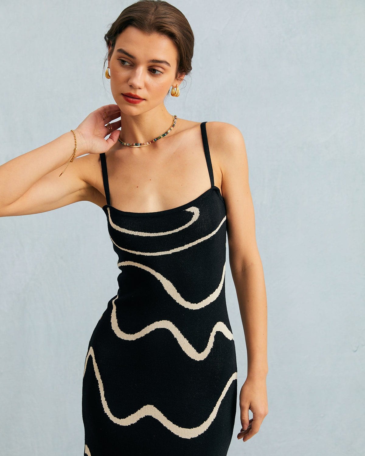 Amelia - Vestido midi de punto con bajo en forma de sirena de Black Wave
